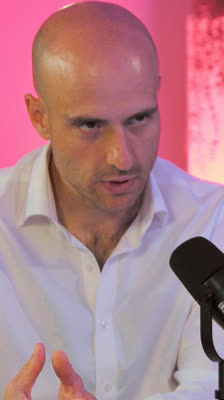 The Financial Risk of Trying to Reach LaLiga | David Guerra · En Modo Avión
