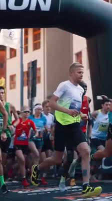 Elhousine Elazzaoui y Malen Osa Ansa afrontan el desafío de la Dolomites SkyRace · Chasing Dreams