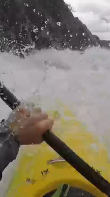 Mike Dawson, Dewet Michau y Jake Holland: primeros rápidos en kayak del río Kwanza · Kwanza