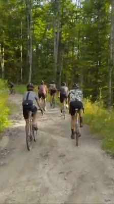 Závěr cyklistické a gravelové výzvy po Srbsku: příjezd do Kopaoniku · Serbia Upside Down