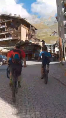 Mountain bike en el Valle de Aosta: de Breuil-Cervinia a L'Oriondé con Ettore Personnettaz, Shanti Cipolli y Tiziano Mossetti · Mountain Bike in Valle D’Aosta