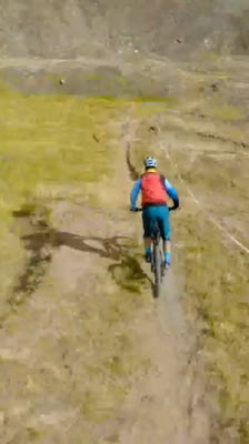 Parcours d'enduro à Cime Bianche Laghi en VTT : Ettore Personnettaz, Shanti Cipolli et Tiziano Mossetti · Le VTT dans la Vallée d'Aoste