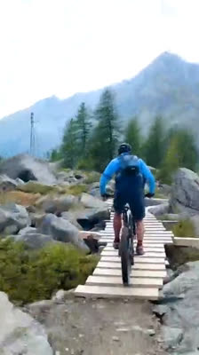 VTT sur l'Alpage Trail : Ettore Personnettaz, Shanti Cipolli et Tiziano Mossetti · VTT dans la Vallée d'Aoste